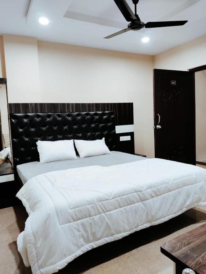 Priyaparadiseinn Varanasi Exteriör bild